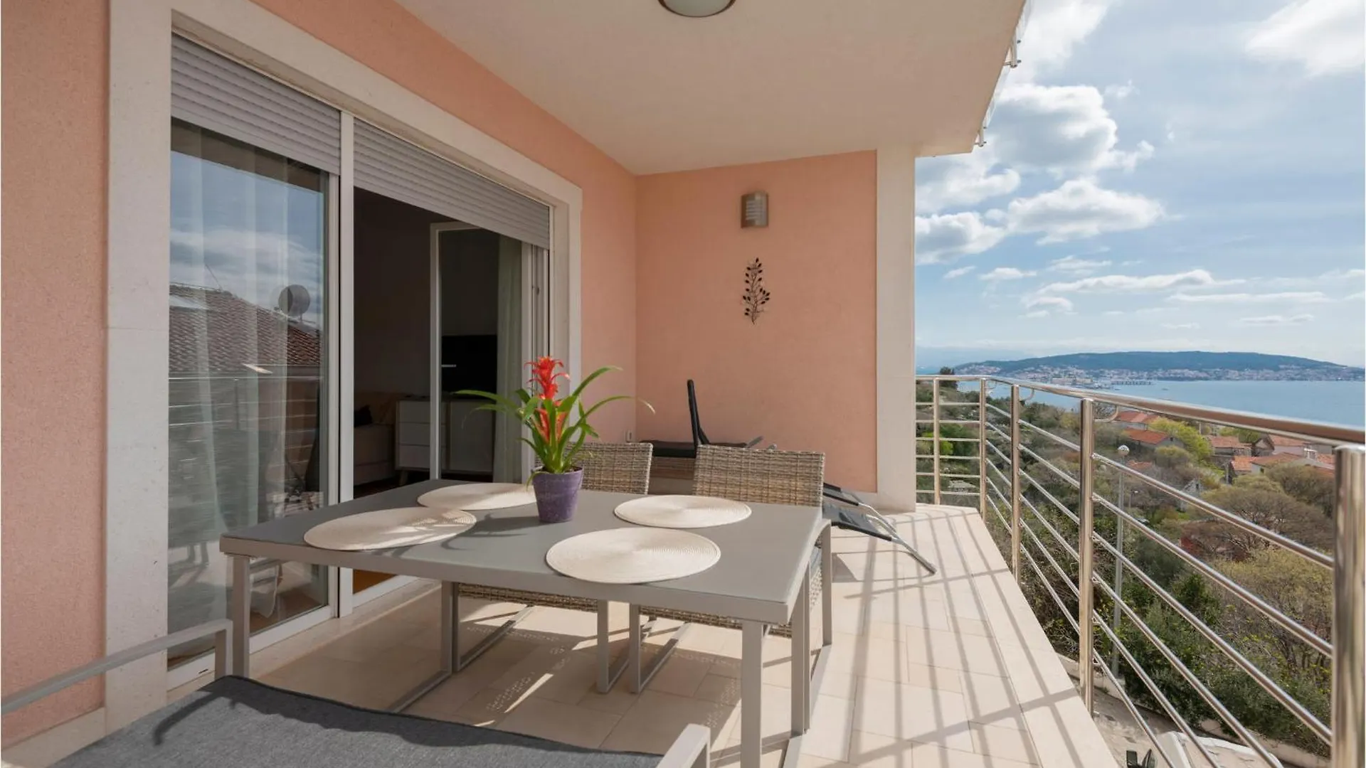 1 Bedroom Amazing Apartment In Seget Donji Trogir