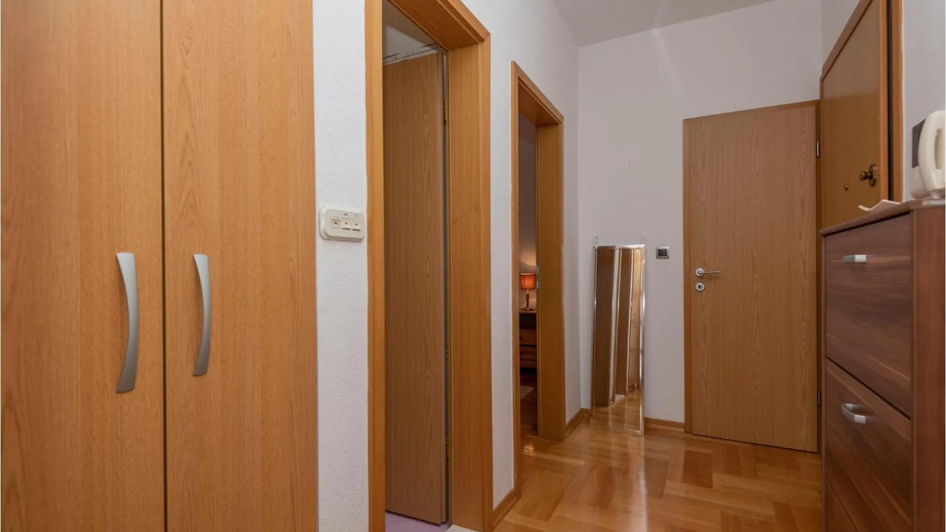 1 Bedroom Amazing Apartment In Seget Donji Trogir